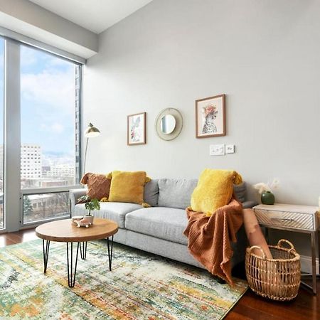 Hostwise Stays - The Washington At Chatham - Free Parking, Private Gym, More! Pittsburgh Exteriér fotografie