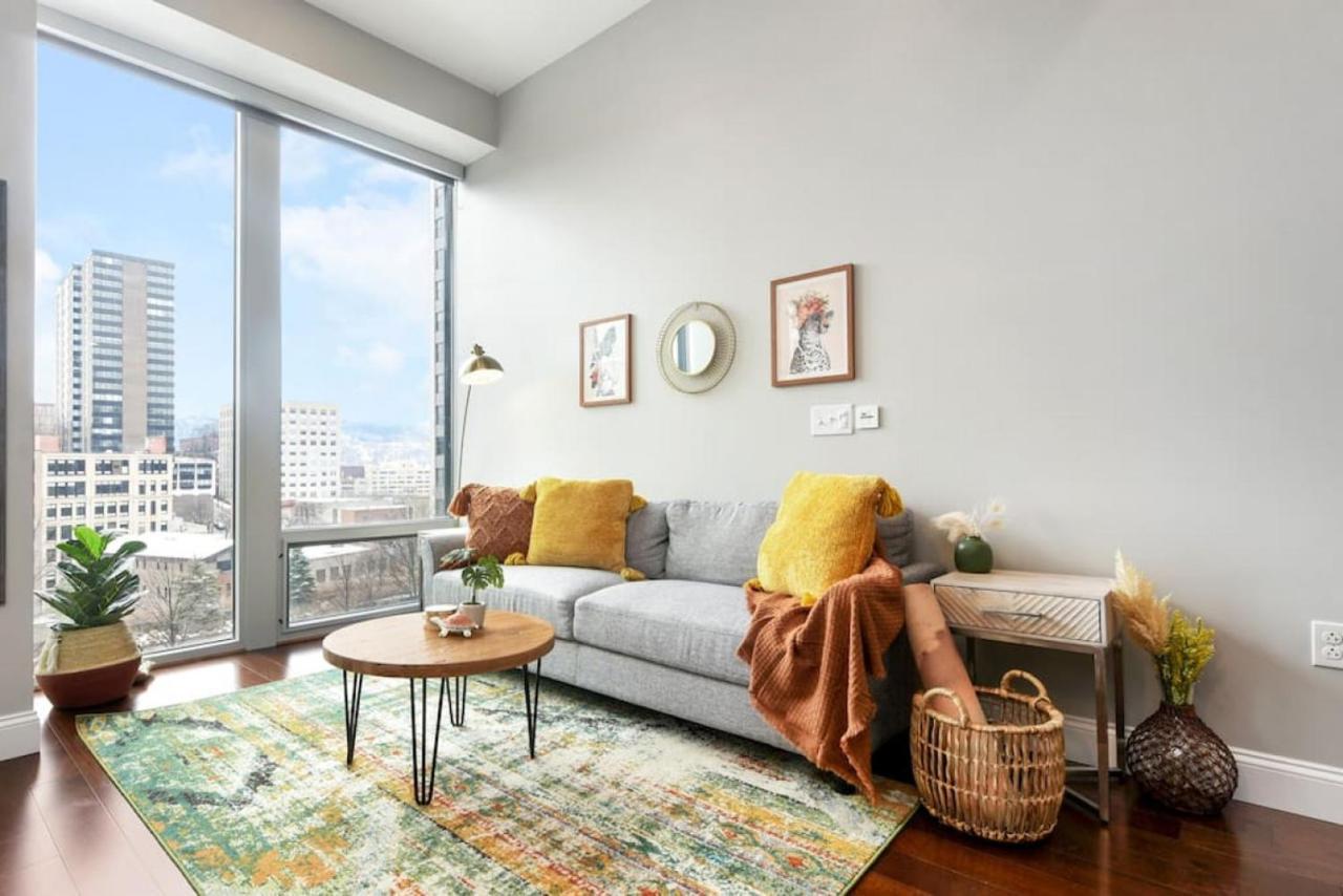 Hostwise Stays - The Washington At Chatham - Free Parking, Private Gym, More! Pittsburgh Exteriér fotografie