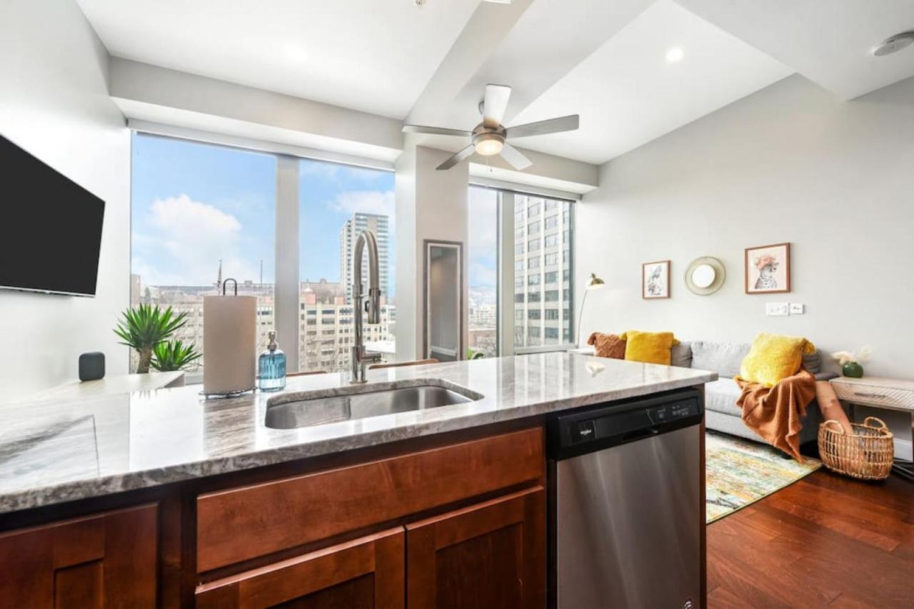 Hostwise Stays - The Washington At Chatham - Free Parking, Private Gym, More! Pittsburgh Exteriér fotografie